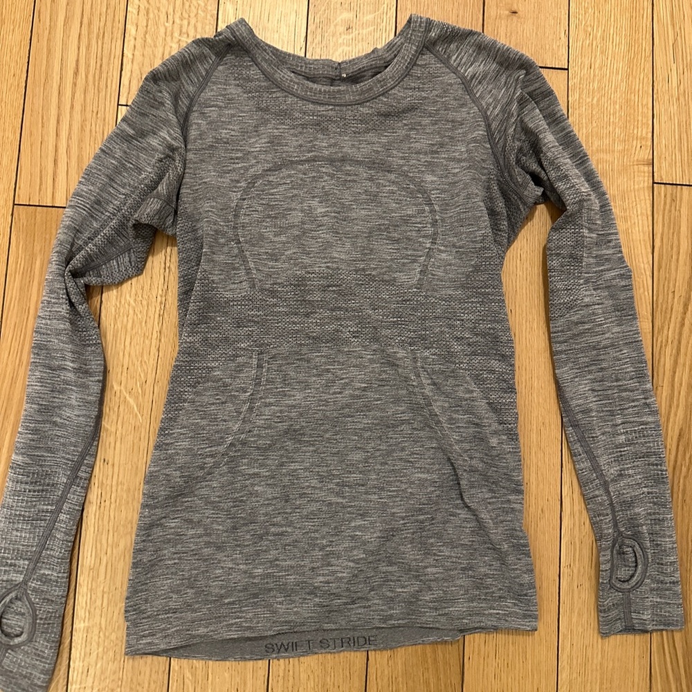Lululemon Gray Top